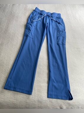 Med Couture Insight Royal Jogger Pants
Size XS. Medical Staff